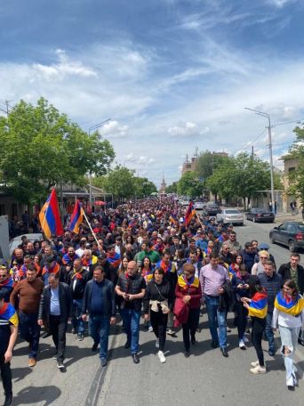 «Смена власти в Армении неизбежна»: шествие от памятника Давиду Сасунскому