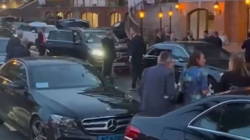 Pashinyan 'greeted' with insulting chants in Netherlands