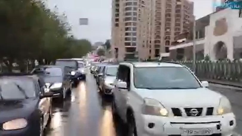 Улица Туманяна «приветствует» кортеж Никола Пашиняна