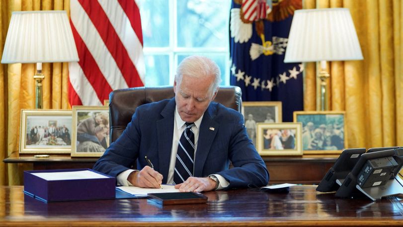 Biden signs $40 billion aid package for Ukraine
