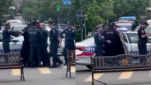 Толкотня между полицейскими