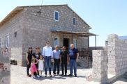 Viva-MTS: A house built from scratch for a family that had to live in a metal wagon