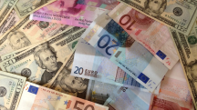 Դոլարն ու եվրոն գահավիժում են