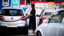 Cost of filling average UK car with petrol hits £100