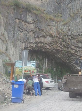 Քարերի սիմֆոնիա հուշարձանի տարածքում տեղադրված «բուտկան» ապամոնտաժվել է