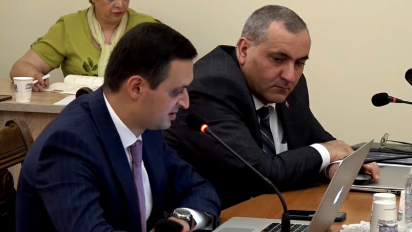 ԱԺ Տնտեսական հարցերի հանձնաժողովը 4 ՔՊ պատգամավորով քննարկում է հարկային փոփոխություններ