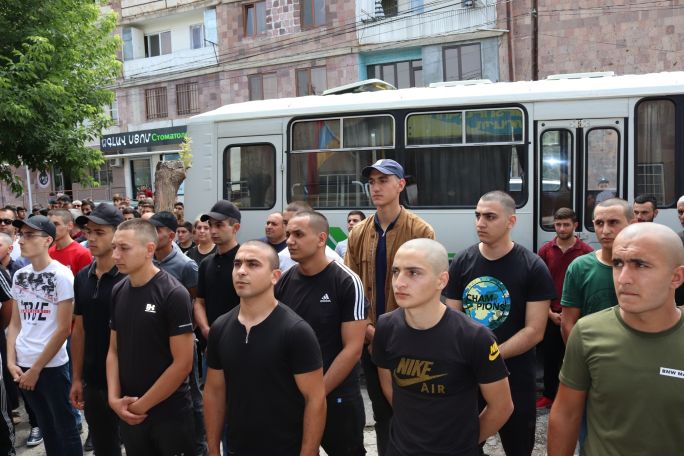 Առաջին զինակոչիկները՝ Արարատից