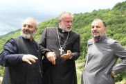 Բագրատ Սրբազանը, Վրթանես Սրբազանը և Տեր Հովհաննեսը՝ Հակոբավանքում