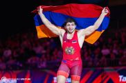 Երևանի ավագանու որոշմամբ Մալխաս Ամոյանին բնակարան նվիրվեց