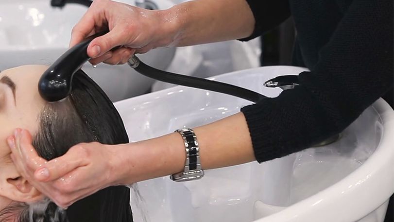 Italy fines hairdressers for using shampoo amid heatwave