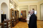 Никол Пашинян сравнил прокурора с героем сказки «Азаран Блбул»