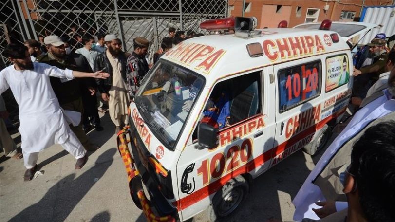 10 security personnel injured in Pakistan suicide attack