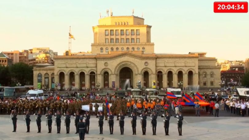 Տոնական քայլերթ