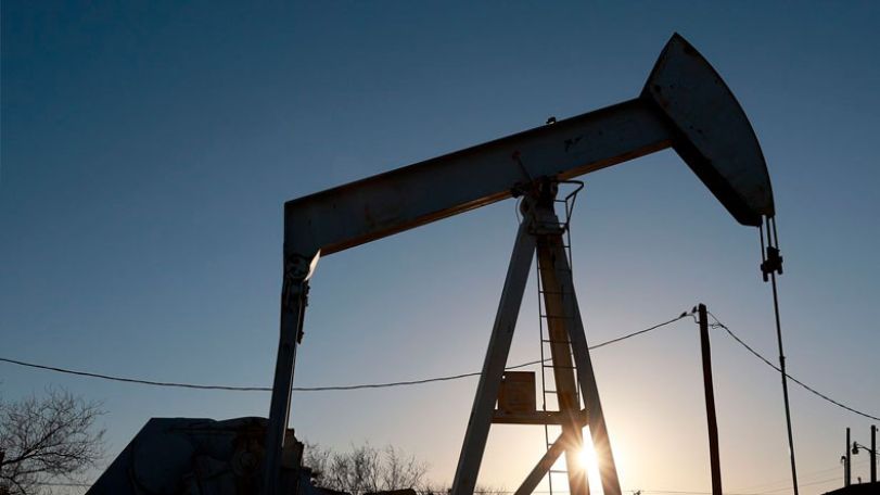 Oil prices fall in volatile trade