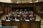 Совет НС Армении обратится в КС по вопросу лишения оппозиционных депутатов мандатов
