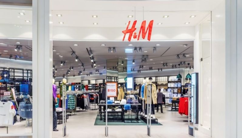 Fashion retailer H&amp;M quits Russia