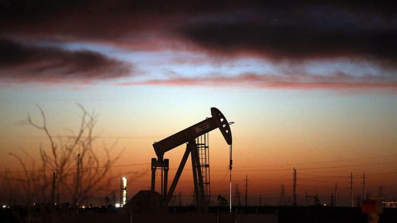 Oil prices fall on Thursday for second straight session