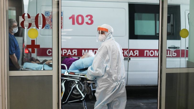 В России за сутки выявили более 43 тыс. заболевших коронавирусом