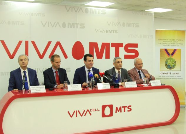Leon Stok, Vice President of IBM's Electronic Design Automation group, visited Viva-MTS for participation in a joint press conference