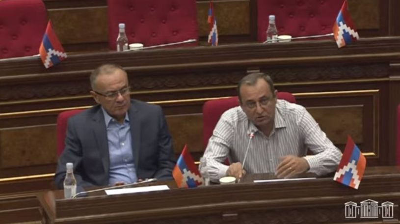 Պետք է քննարկվի կեղծ խաղաղասիրական օրակարգը, որը հանգեցրեց այս ամենին. Արծվիկ Մինասյան