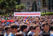 «Власти Армении должны приехать и четко ответить на наши вопросы». Митинг в Степанакерте