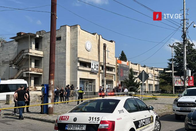 Вертолет, деньги, удочка: требования грабителя «Банка Грузии» в Кутаиси, где остаются 12 заложников