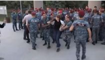 У двух подвергнутых приводу с «Ераблура» матерей погибших военных травмы – адвокат