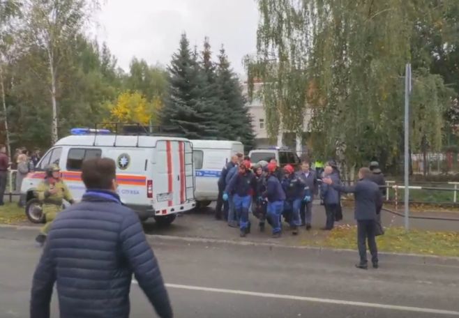 В результате стрельбы в школе в Ижевске погибли 6 человек, ещё 20 пострадали