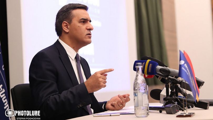 Ադրբեջանցիները կրակում են ՀՀ խաղաղ բնակավայրերի վրա, այրում են արոտավայրեր, սպառնում են խաղաղ բնակիչների. Թաթոյան
