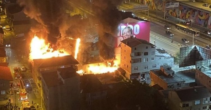 При взрыве в жилом здании в Стамбуле погибли три человека