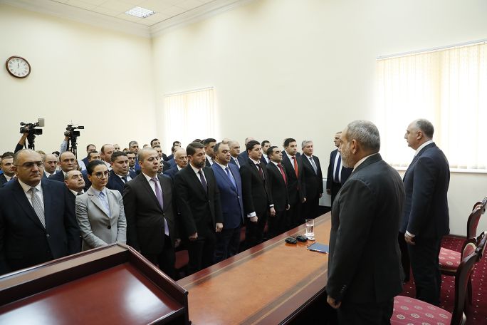 Պատերազմի ժամանակ դեպքերի առնչվեցինք, երբ պարզվեց՝ ասենք ահասարսուռ անուններով հրթիռների միջից, կարող է, պլատաներ են հանել, որոնց մեջ ոսկի կա. Փաշինյան