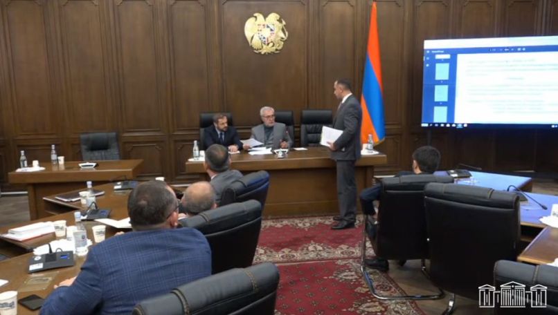 Պարոն Պապիկյանն առավոտ 6-ին զանգել, ասել է՝ զավակ եմ ունեցել, ներող կլինեք, բյուջեի քննարկմանը չեմ կարող գալ. Անդրանիկ Քոչարյան