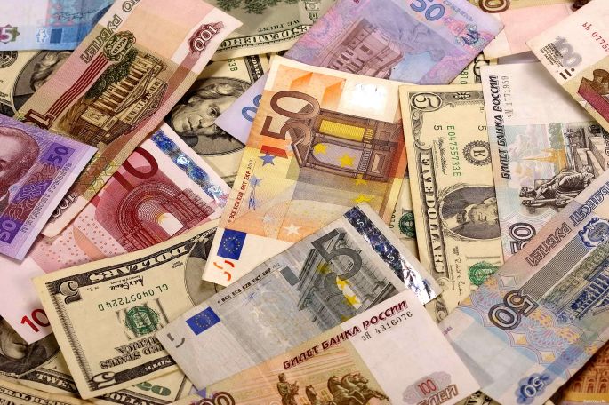 Դոլարը շարունակում է արժեզրկվել