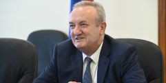 Մենք չենք կարող ամուսնական հարաբերություններից բխող խնդիրները ներառել կրթության ռազմավարությունում. Վահրամ Դումանյանը՝ Հասանովին