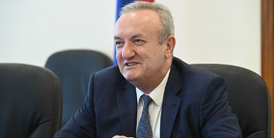 Մենք չենք կարող ամուսնական հարաբերություններից բխող խնդիրները ներառել կրթության ռազմավարությունում. Վահրամ Դումանյանը՝ Հասանովին