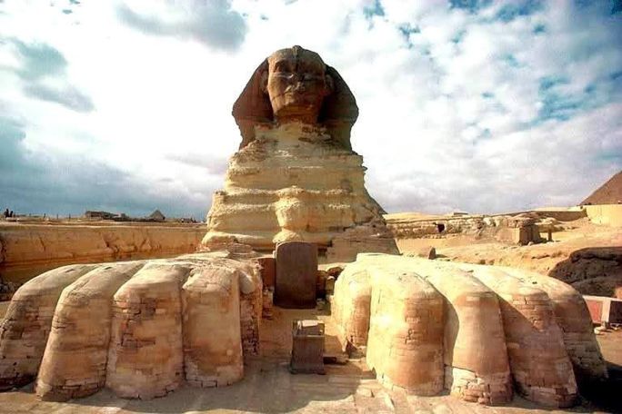 Egypt authorities issue statement on 'naked tourist' at pyramids