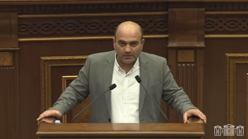 Այդ ինչպե՞ս է լինում, որ փող ու ձև գտնում եք և ձեր աշխատավարձերը բարձրացնում եք կրկնակի. Թադևոս Ավետիսյանը՝ իշխանություններին