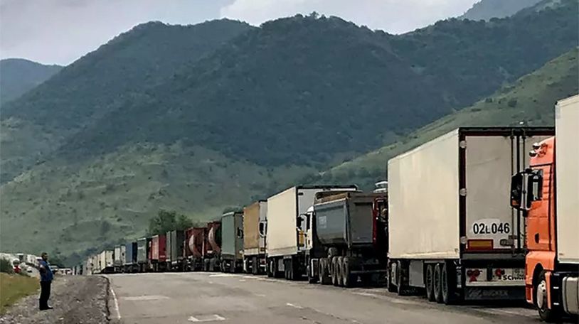 Լարսում հերթերի պատճառով թարմ գյուղմթերք ու կաթնամթերք արտահանողները կրել են վնասներ. Վահան Քերոբյան