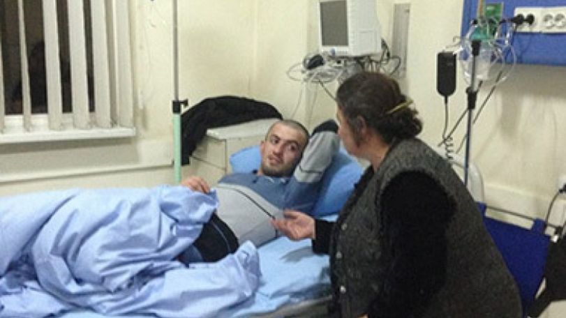 Возвращенный из азербайджанского плена 23-летний гражданин Армении Арсен Ходжоян молчит о том, что с ним сделали… 