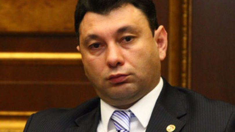 Никакой границы между Арменией и НКР не будет, Ереван не может действовать против интересов Арцаха. Заявление Э. Шармазанова    