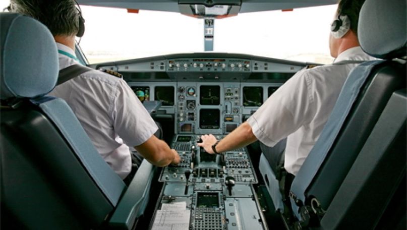 Pilot sentenced to jail in Australia for fraud, unlicensed flights