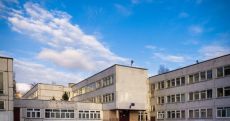 В Смоленске в школу забежал голый окровавленный мужчина
