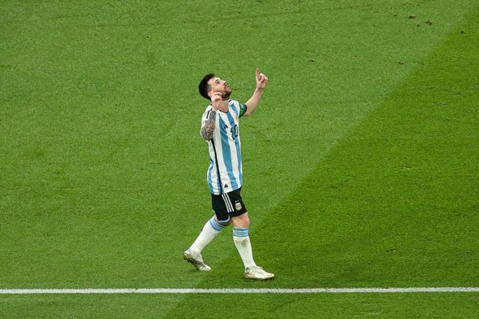 Messi breaks Maradona's World Cup record