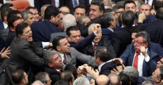Ծեծկռտուք՝ Թուրքիայի խորհրդարանում