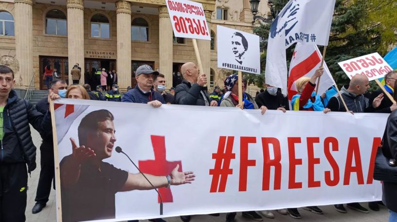 Саакашвили не пришел в суд, заседание отложили