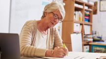 Шольц призвал жителей Германии не выходить на пенсию раньше 67 лет