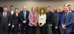 ARF members discuss Artsakh blockade with Canadian FM