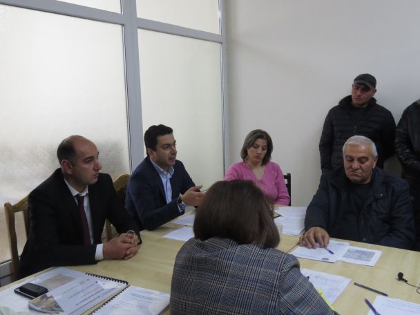 Քարաբերդի հանքավայրի նոր երկրաբանահետախուզական աշխատանքներ սկսելու վերաբերյալ հանրային լսումն անցել է թեժ մթնոլորտում