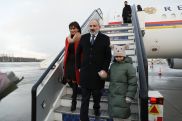 Փաշինյանը Ռուսաստան է մեկնել կնոջ ու դստեր հետ