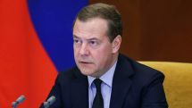 Медведев стал первым заместителем Путина в Военно-промышленной комиссии